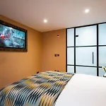 The White House - Off-site Health Club & 2 Minute Walk Away 5*