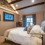 The White House - Off-site Health Club & 2 Minute Walk Away Guest house Bowness-on-Windermere