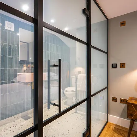 The White House - Off-site Health Club & 2 Minute Walk Away 5* Bowness-on-Windermere