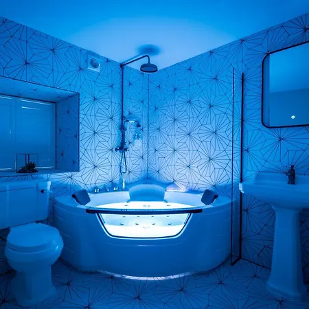 The White House - Off-site Health Club & 2 Minute Walk Away 5* 보우네스온윈더미어