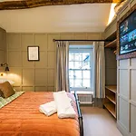 The White House - Off-site Health Club & 2 Minute Walk Away 5* Bowness-on-Windermere