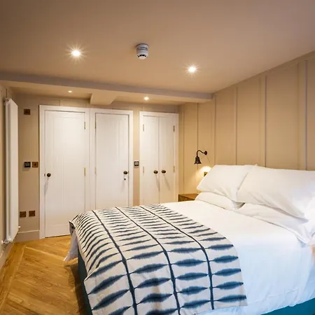 게스트하우스 The White House 보우네스온윈더미어