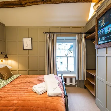 The White House - Off-site Health Club & 2 Minute Walk Away 5* Bowness-on-Windermere