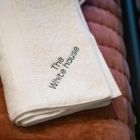 게스트하우스 The White House