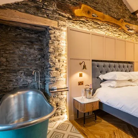 The White House 보우네스온윈더미어