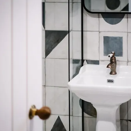 The White House 5* 보우네스온윈더미어