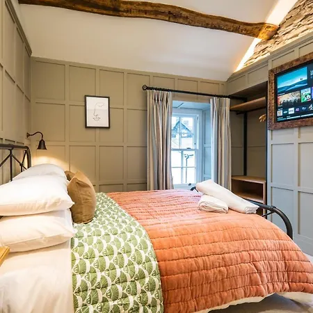 The White House - Off-site Health Club & 2 Minute Walk Away 5* Bowness-on-Windermere