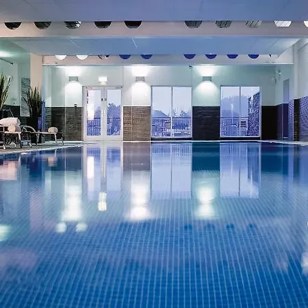 The White House - Off-site Health Club & 2 Minute Walk Away Maison d'hôtes 5*