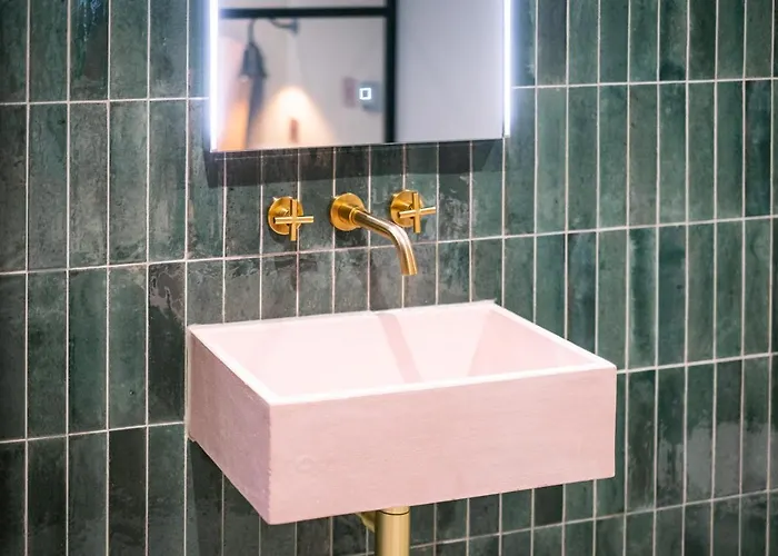 The White House - Off-site Health Club & 2 Minute Walk Away 5* Bowness-on-Windermere