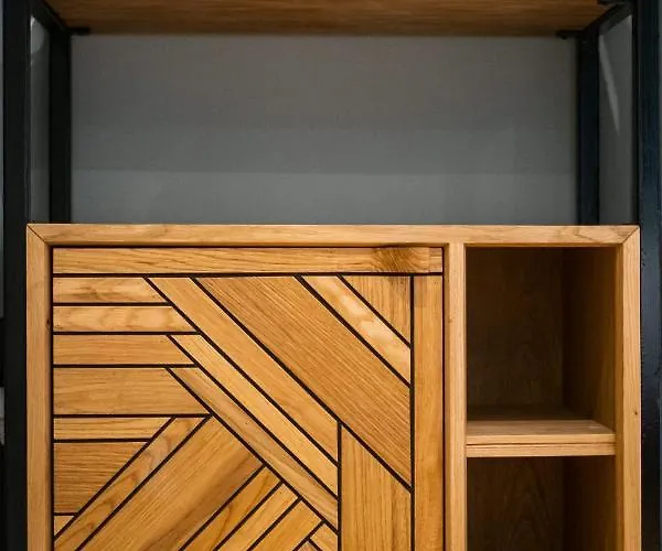 Guest house The White House - Off-site Health Club & 2 Minute Walk Away