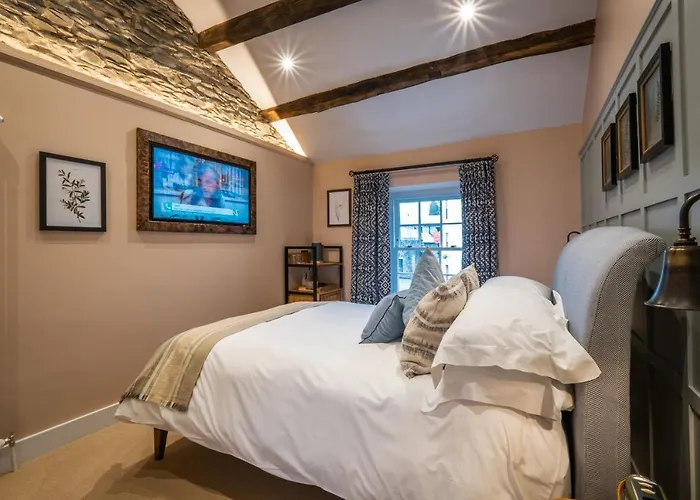 The White House - Off-site Health Club & 2 Minute Walk Away Guest house Bowness-on-Windermere