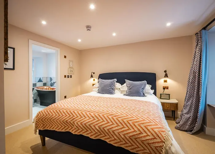 The White House - Off-site Health Club & 2 Minute Walk Away Guest house Bowness-on-Windermere