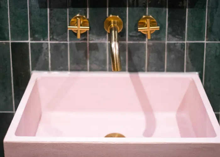 The White House - Off-site Health Club & 2 Minute Walk Away Bowness-on-Windermere