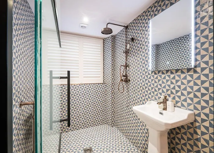 The White House - Off-site Health Club & 2 Minute Walk Away 5* Bowness-on-Windermere