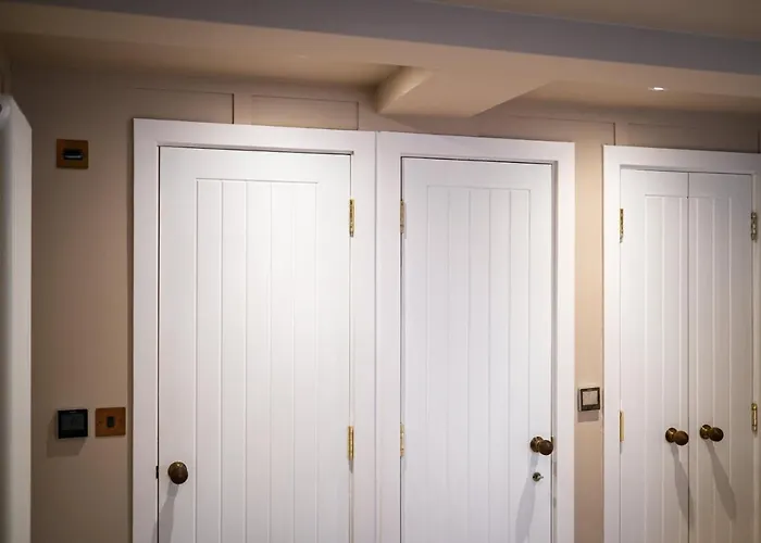 The White House - Off-site Health Club & 2 Minute Walk Away Bowness-on-Windermere