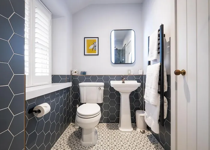 The White House - Off-site Health Club & 2 Minute Walk Away Guest house 5*