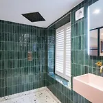The White House - Off-site Health Club & 2 Minute Walk Away Konukevi Bowness-on-Windermere