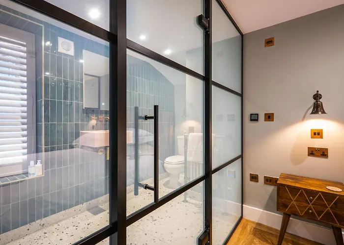 The White House - Off-site Health Club & 2 Minute Walk Away 5* باونيس أون وينديرمير