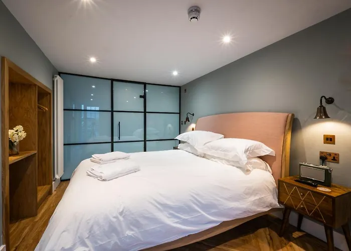 بيت ضيافة The White House - Off-site Health Club & 2 Minute Walk Away 5*