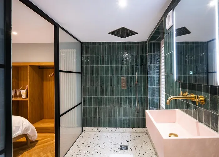 The White House - Off-site Health Club & 2 Minute Walk Away 5*