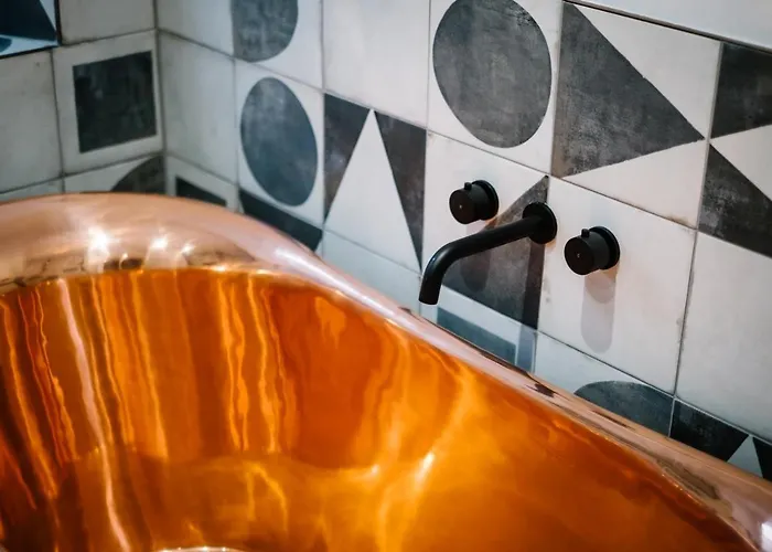 The White House - Off-site Health Club & 2 Minute Walk Away 5* باونيس أون وينديرمير