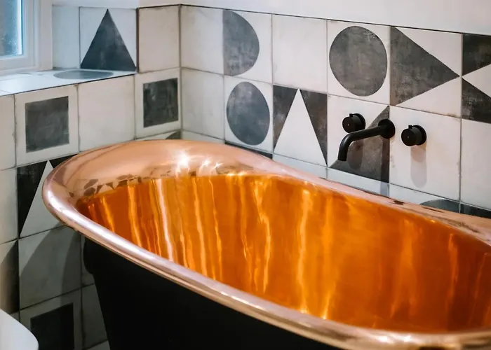 بيت ضيافة The White House - Off-site Health Club & 2 Minute Walk Away 5*