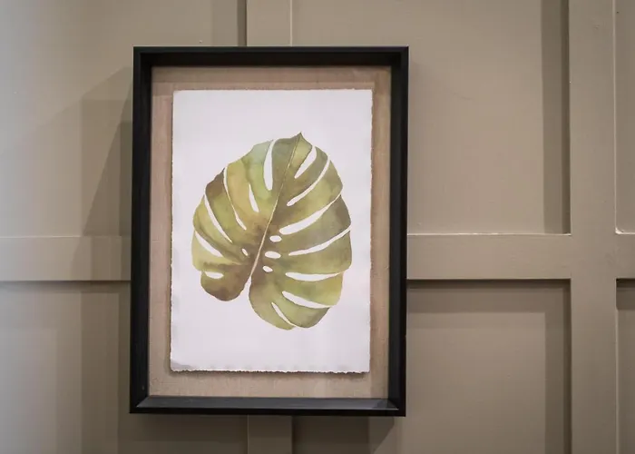 The White House - Off-site Health Club & 2 Minute Walk Away 5*