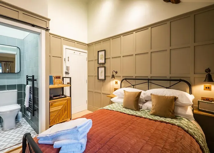 بيت ضيافة The White House - Off-site Health Club & 2 Minute Walk Away 5*