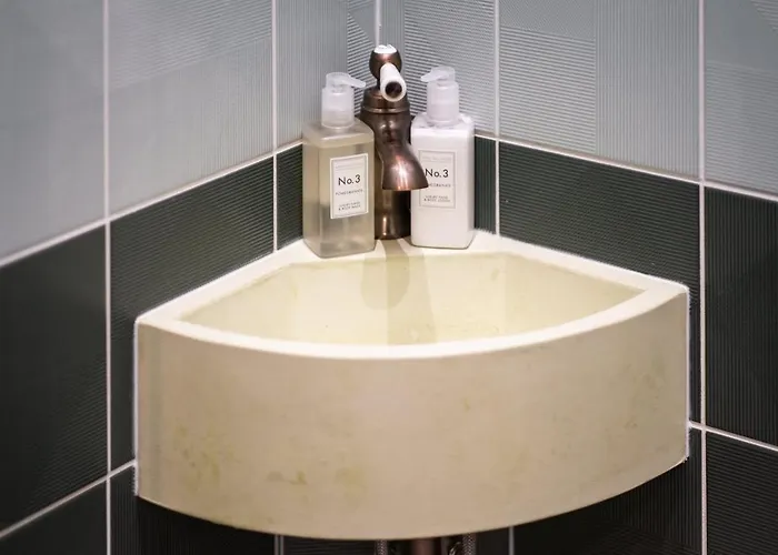 بيت ضيافة The White House - Off-site Health Club & 2 Minute Walk Away 5*